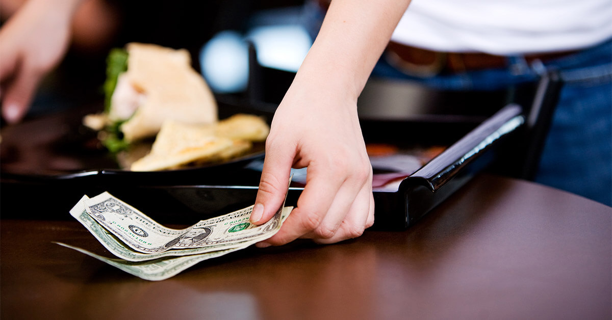3 Reasons to Pay Your Tipped Employees With Automated Cashless Tips