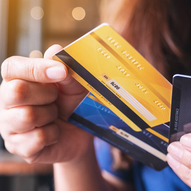 How Credit Cards Can Help or Hurt Your Credit