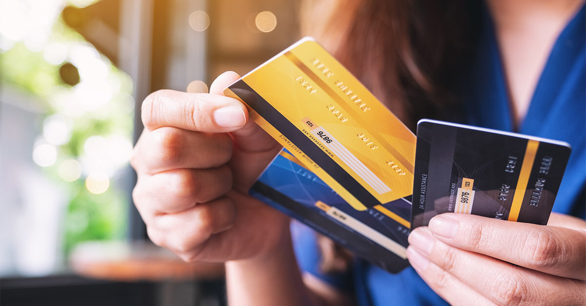 How Credit Cards Can Help or Hurt Your Credit